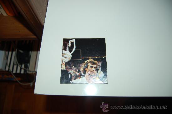 Coleccionismo deportivo: VALENCIA CF: Recorte de BONHOFF con la Copa del Rey de 1979 - Foto 1
