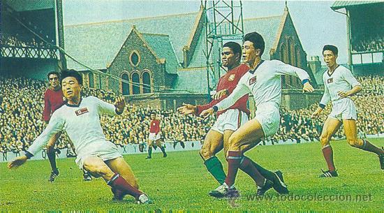 Collectionnisme sportif: SELECCI&Oacute;N DE F&Uacute;TBOL DE PORTUGAL: Recorte de EUSEBIO en acci&oacute;n. Mundial de INGLATERRA 66