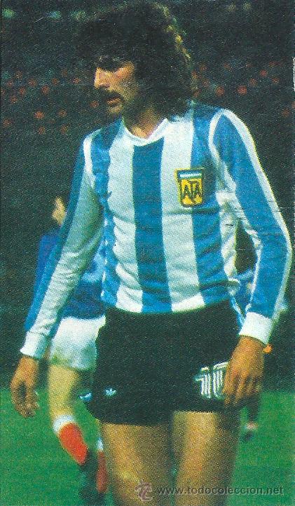 Collectionnisme sportif: SELECCI&Oacute;N DE F&Uacute;TBOL DE ARGENTINA: Recorte de MARIO ALBERTO KEMPES