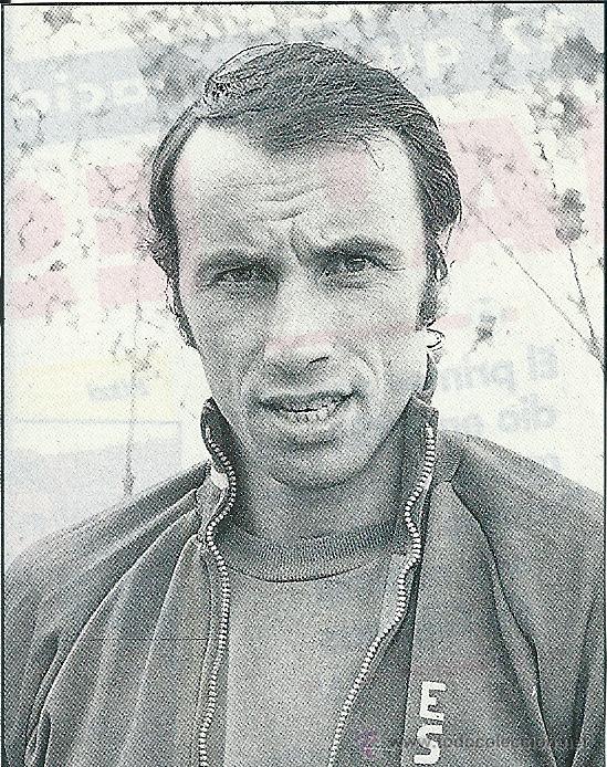 Collezionismo sportivo: SELECCI&Oacute;N ESPA&Ntilde;OLA DE F&Uacute;TBOL: Recorte de ROBERTO MART&Iacute;NEZ