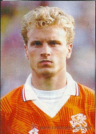 Collectionnisme sportif: SELECCI&Oacute;N DE F&Uacute;TBOL DE HOLANDA: Recorte de DENNIS BERGKAMP. 1990