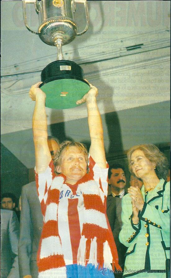 Collezionismo sportivo: ATL&Eacute;TICO DE MADRID: Gran recorte de BERND SCHUSTER. 1992