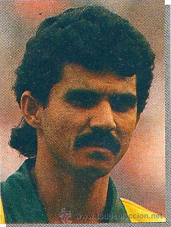 Collezionismo sportivo: SELECCI&Oacute;N DE F&Uacute;TBOL DE BRASIL: Recorte de RICARDO ROCHA y VALDO ( al dorso ). 1990