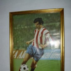 Coleccionismo deportivo: CARTEL ENMARCADO JOSE EULOGIO GARATE ATLETICO DE MADRID - FIRMA AUTENTICA DEL JUGADOR - AÑOS 70 -. Lote 36839892