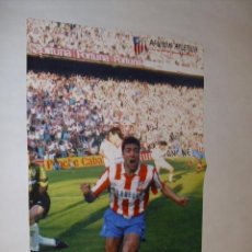 Coleccionismo deportivo: POSTER DOBLE GRANDE 40X56 CM - JUAN SABAS AÑOS 90 + ALEVIN A - ATLETICO DE MADRID - ATM2