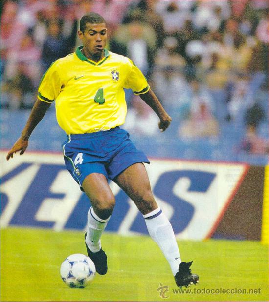Sammelleidenschaft Sport: SELECCI&Oacute;N DE F&Uacute;TBOL DE BRASIL: Gran recorte de JUNIOR BAIANO