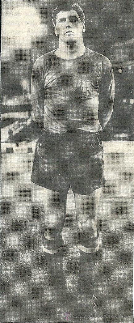 Collezionismo sportivo: VALD&Eacute;S: Recorte posando con la Selecci&oacute;n Espa&ntilde;ola.