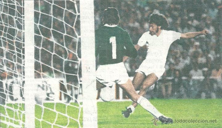 Collezionismo sportivo: REAL MADRID: Recorte de PAUL BREITNER EN ACCI&Oacute;N