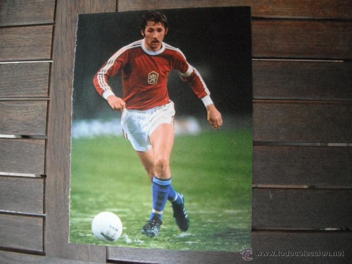 Coleccionismo deportivo: POSTER REVISTA MONDIAL -1/2 PAGINA-. NEHODA. (CHECOSLOVAQUIA). A&Ntilde;OS 70&acute;