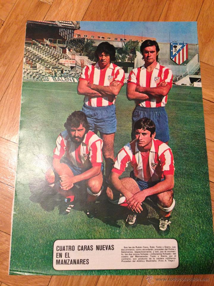 Coleccionismo deportivo: CARTEL POSTER FUTBOL AS COLOR RUBEN CANO ROBI TORAN SIERRA ATLETICO MADRID