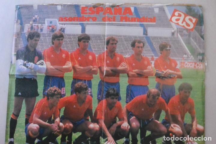 Coleccionismo deportivo: CARTEL FUTBOL AS ESPA&Ntilde;A MUNDIAL BUTRAGUE&Ntilde;O AL DORSO