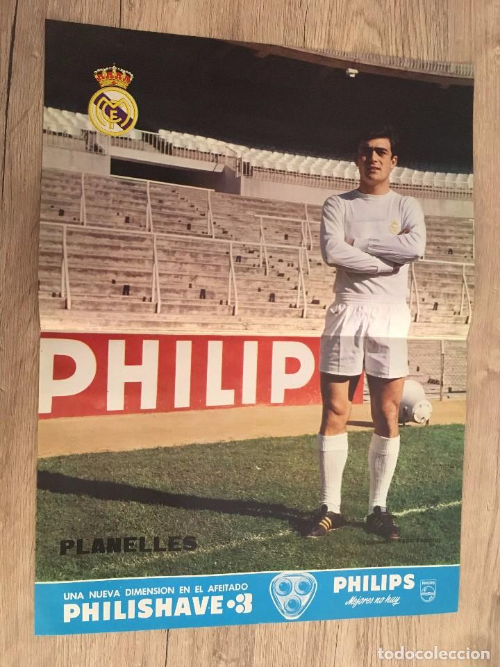 Coleccionismo deportivo: CARTEL POSTER JUGADOR PLANELLES REVISTA OFICIAL REAL MADRID CON INFORMACION EN LA TRASERA