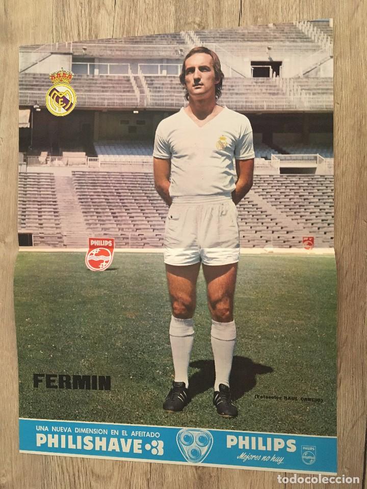 Coleccionismo deportivo: CARTEL POSTER JUGADOR FERMIN REVISTA OFICIAL REAL MADRID CON INFORMACION EN LA TRASERA