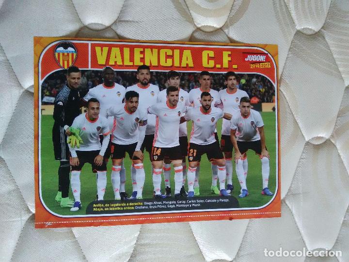 Coleccionismo deportivo: DOBLE P&Oacute;STER 1 P&Aacute;G JUG&Oacute;N ALINEACI&Oacute;N VALENCIA 16-17, LIGA 2016-2017, I&Ntilde;AKI WILLIAMS (ATHLETIC BILBAO)