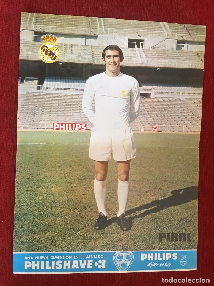 Coleccionismo deportivo: CARTEL POSTER OFICIAL REVISTA REAL MADRID PIRRI DATOS Y NUMEROS EN LA TRASERA