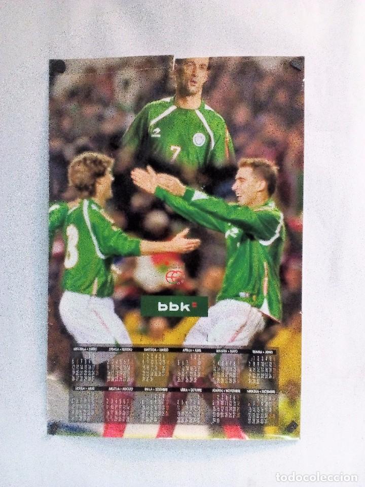 Coleccionismo deportivo: SELECCI&Oacute;N DE EUSKADI. CARTEL-CALENDARIO 2004 FEDERACI&Oacute;N VASCA DE F&Uacute;TBOL 60X42 cms