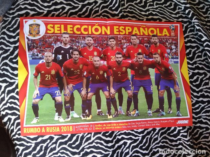 Collezionismo sportivo: DOBLE P&Oacute;STER 2 P&Aacute;GINAS REVISTA JUG&Oacute;N: SELECCI&Oacute;N ESPA&Ntilde;OLA (ESPA&Ntilde;A) DETR&Aacute;S MAXI G&Oacute;MEZ Y SEMEDO (BAR&Ccedil;A)