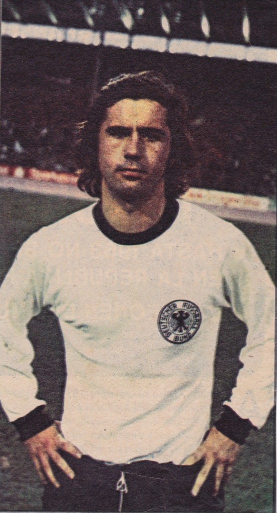 Colecionismo desportivo: SELECCI&Oacute;N DE FUTBOL DE LA RFA ( ALEMANIA ) : Recorte de TORPEDO MULLER. A&ntilde;os 70