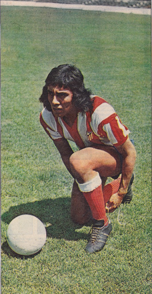 Colecionismo desportivo: ATL&Eacute;TICO DE MADRID: Gran recorte de HEREDIA. A&ntilde;os 70
