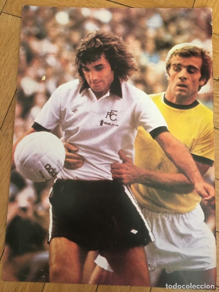 Coleccionismo deportivo: CARTEL POSTER CON INFORMACION DEL JUGADOR GEORGE BEST MANCHESTER UNITED IRLANDA