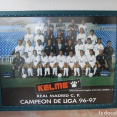 Coleccionismo deportivo: BONITO PÓSTER ENMARCADO DEL REAL MADRID C.F. CAMPEON DE LIGA 96-97, KELME.. Lote 137848614