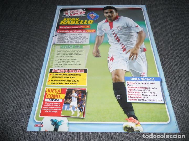Collectionnisme sportif: HOJA TIPO POSTER BRYAN RABELLO JUGONES CON MARCHA SEVILLA JUGON 2013 2014 13 14 TAMA&Ntilde;O FOLIO