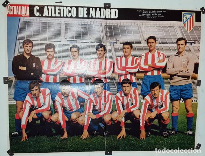Collezionismo sportivo: FUTBOL - ATLETICO DE MADRID 1967 - LA ACTUALIDAD ESPA&Ntilde;OLA - POSTER GRAN TAMA&Ntilde;O - 68 X 52 CM