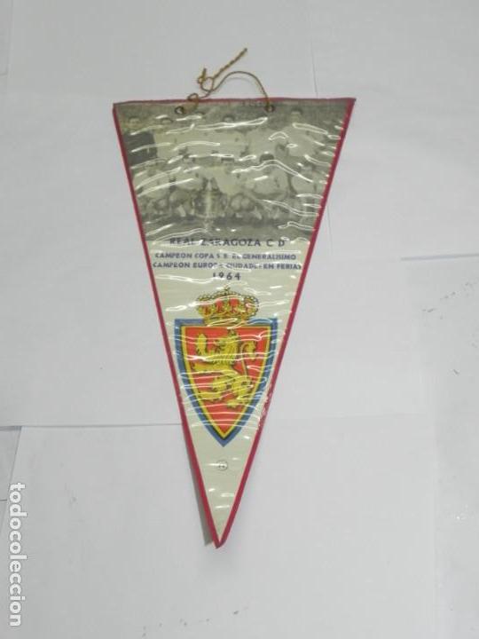 Collezionismo sportivo: ANTIGUO BANDERIN, C.D ZARAGOZA, Campeon de Copa S.E El Generalisimo de 1964 Y CAMPEON EUROPA CIUDADE