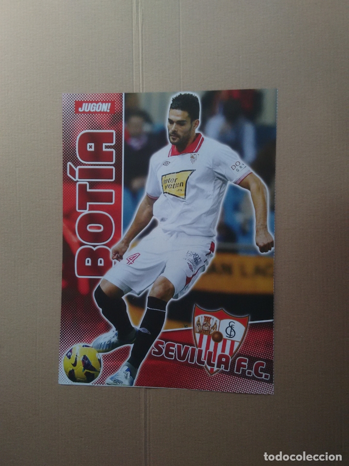 Coleccionismo deportivo: BOT&Iacute;A SEVILLA Y EQUIPO ATHLETIC BILBAO 12-13 LIGA 2012-2013 DOBLE P&Oacute;STER 1 P&Aacute;GINA REVISTA JUG&Oacute;N