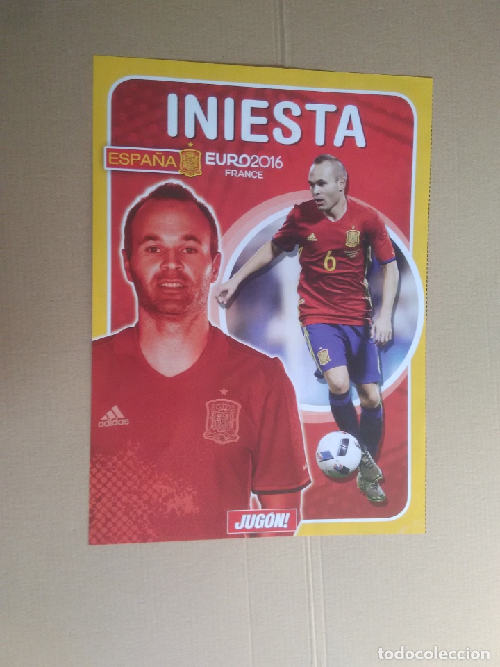Coleccionismo deportivo: ANDR&Eacute;S INIESTA Y SELECCI&Oacute;N ESPA&Ntilde;OLA EURO FRANCE 2016, ESPA&Ntilde;A DOBLE P&Oacute;STER 1 P&Aacute;GINA REVISTA JUG&Oacute;N