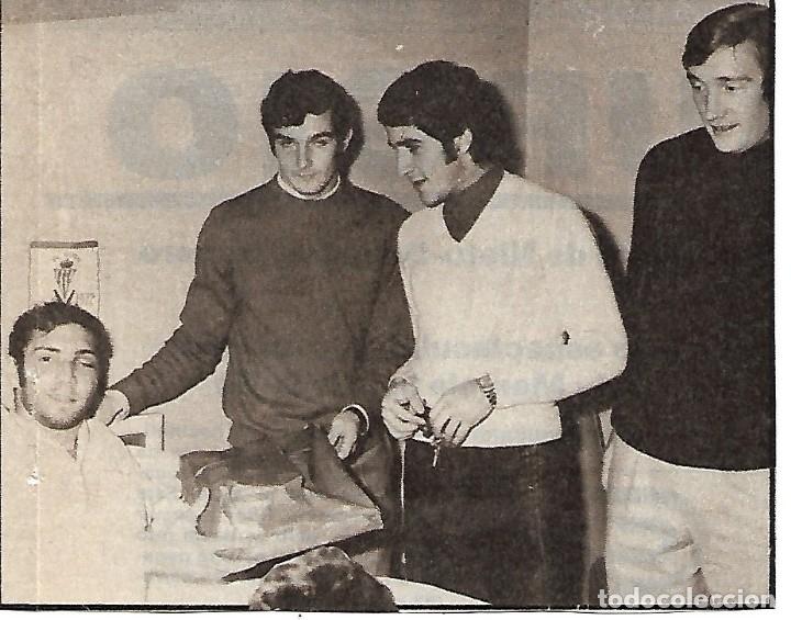 Collezionismo sportivo: QUINI: Recorte siendo visitado en el hospital por AGUILAR, BENITO y ZOCO