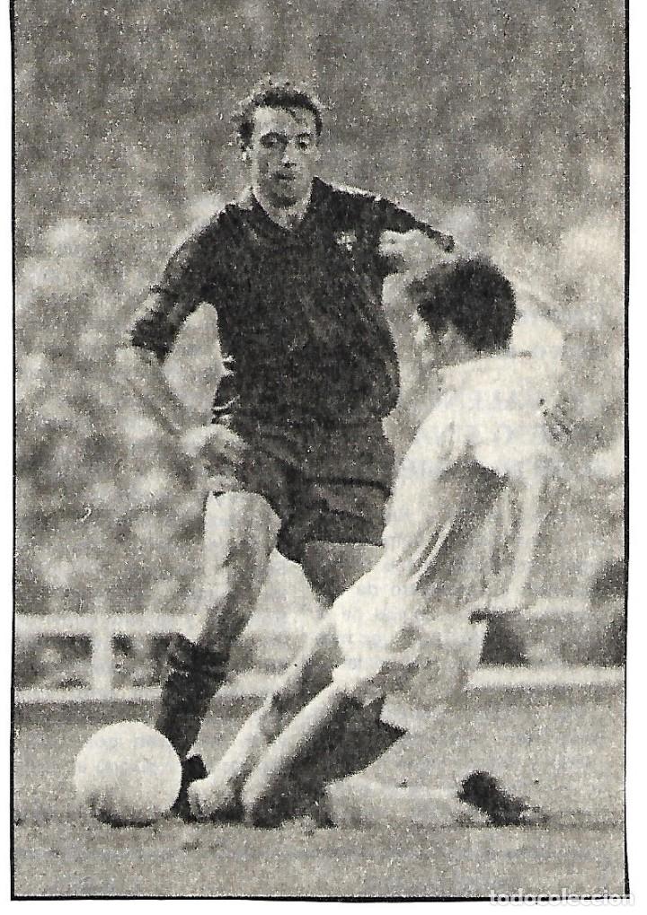 Collectionnisme sportif: BAR&Ccedil;A: Recorte de QUINI driblando a un contrario. 1981