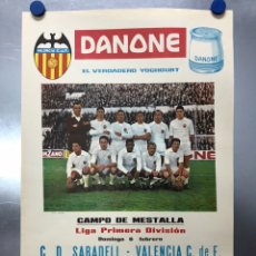 Coleccionismo deportivo: CARTEL DE FUTBOL - LIGA - VALENCIA C.F. - C.D. SABADELL, PONTEVEDRA C.F. Y U.D. LAS PALMAS- AÑO 1966
