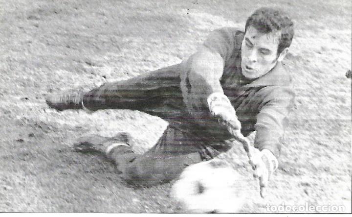Collezionismo sportivo: ATL&Eacute;TICO DE MADRID: Gran recorte de Miguel REINA entrenando