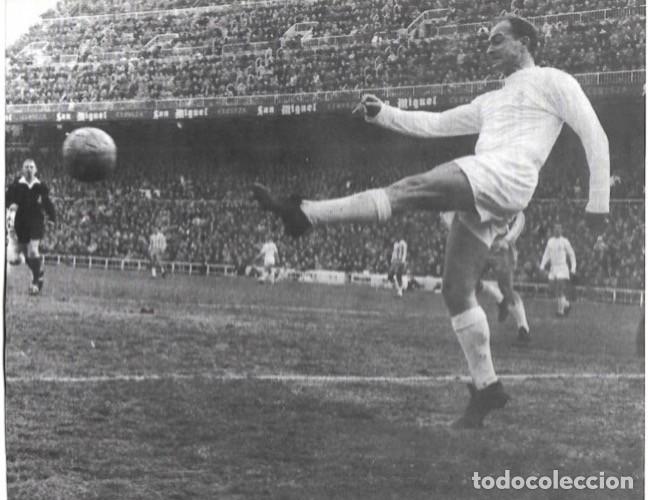 Coleccionismo deportivo: REAL MADRID: Gran recorte de Alfredo DI STEFANO