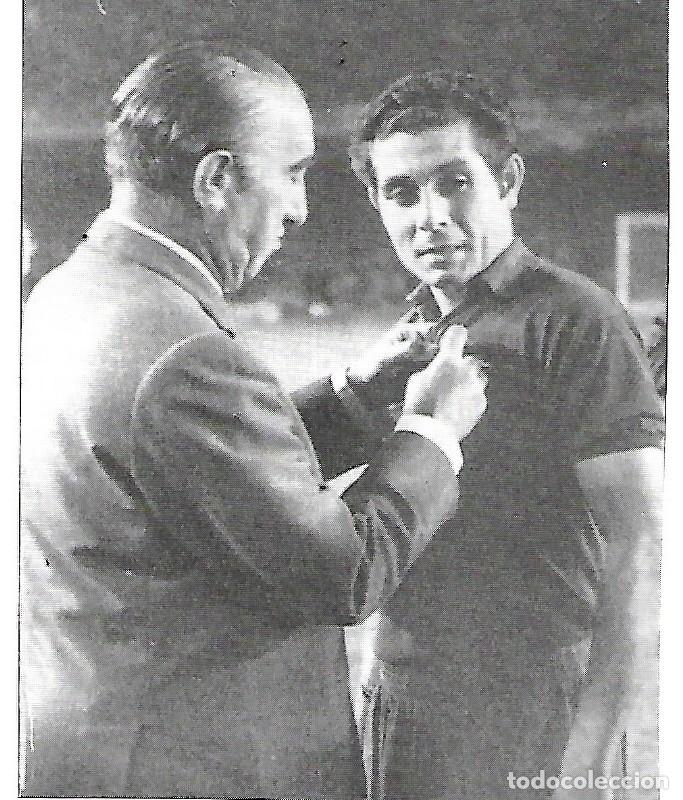 Collectionnisme sportif: BAR&Ccedil;A: Recorte de OLIVELLA el d&iacute;a de su homenaje