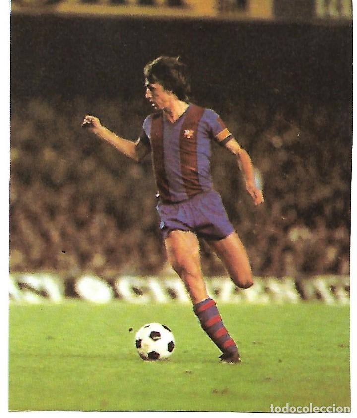 Coleccionismo deportivo: BAR&Ccedil;A: Recorte de Johan CRUYFF en acci&oacute;n - Foto 1