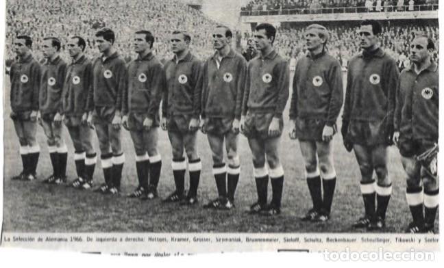 Sammelleidenschaft Sport: SELECCI&Oacute;N DE F&Uacute;TBOL DE ALEMANIA ( RFA ): Gran recorte de un equipo de 1966