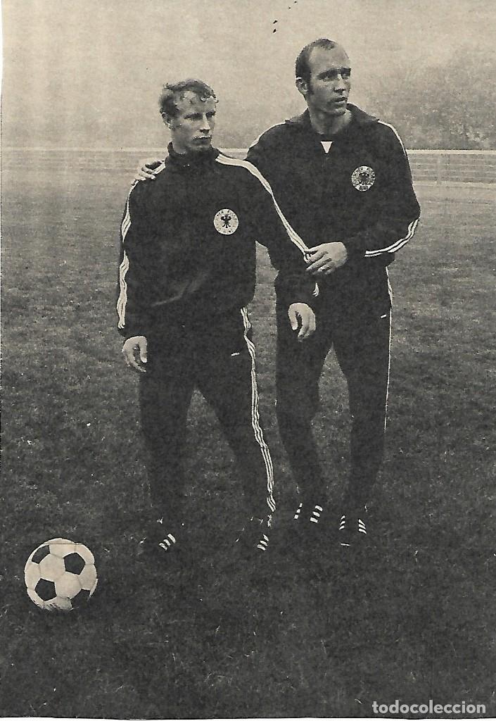 Sammelleidenschaft Sport: SELECCI&Oacute;N DE F&Uacute;TBOL DE ALEMANIA ( RFA ): Recorte de VOGTS y SCHULTZ. 1970