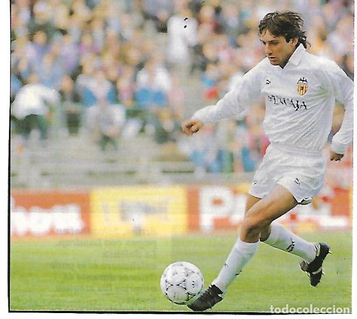 Coleccionismo deportivo: VALENCIA CF: Recorte de LEONARDO en acci&oacute;n - Foto 1