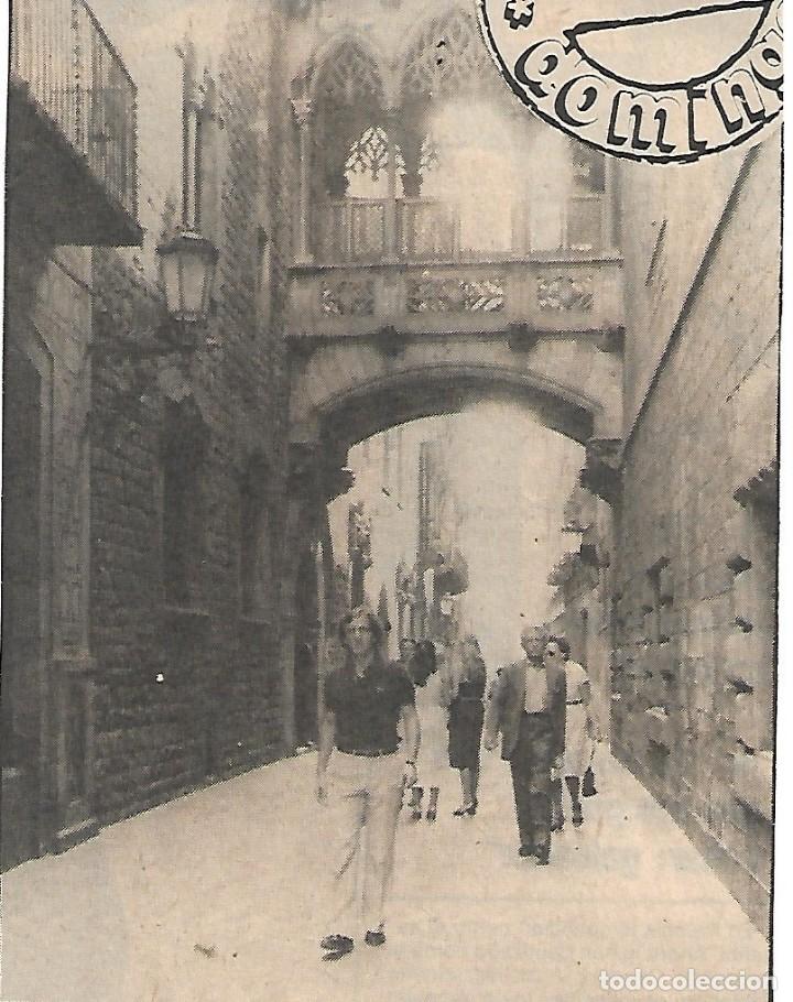 Collectionnisme sportif: Recorte de TENTE S&Aacute;NCHEZ paseando por el Barrio G&oacute;tico de Barcelona