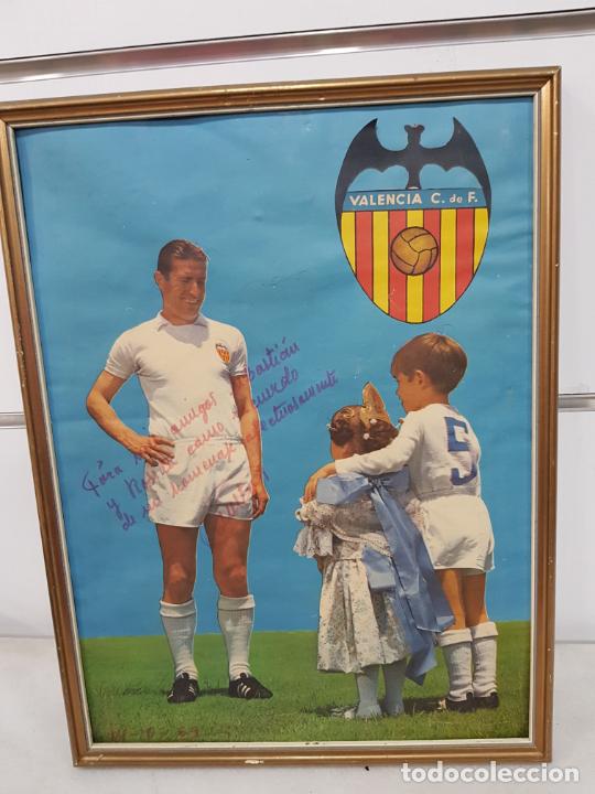Collectionnisme sportif: cartel de jugador del valencia mestre a&ntilde;o 1969 autografiada y enmarcada
