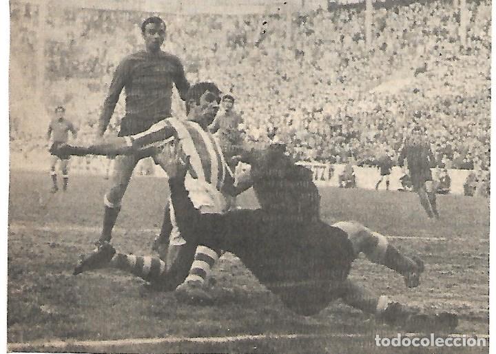 Sammelleidenschaft Sport: REAL SOCIEDAD: Recorte de ANSOLA en acci&oacute;n. 1972