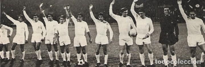 Sammelleidenschaft Sport: REAL MADRID: Recorte de un equipo de la segunda mitad de los 60 saludando al p&uacute;blico