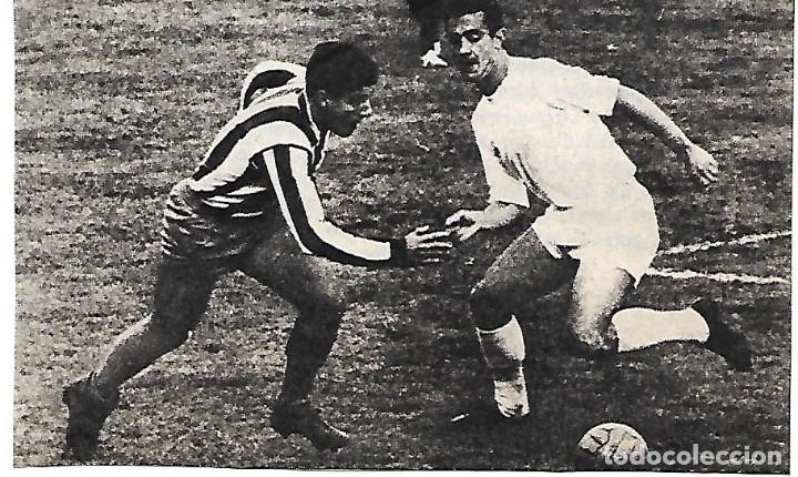 Collectionnisme sportif: ATL&Eacute;TICO DE MADRID. Recorte de Enrique COLLAR regateando a Isidro