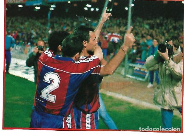 Sammelleidenschaft Sport: BAR&Ccedil;A. Recorte de Hristo STOICHKOV felicitado por sus compa&ntilde;eros tras conseguir un gol