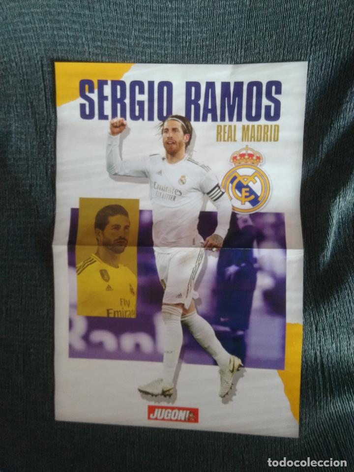 Coleccionismo deportivo: SERGIO RAMOS REAL MADRID Y EQUIPO ATL&Eacute;TICO - DOBLE P&Oacute;STER 2 P&Aacute;G REVISTA JUG&Oacute;N 2019-2020 LIGA F&Uacute;TBOL