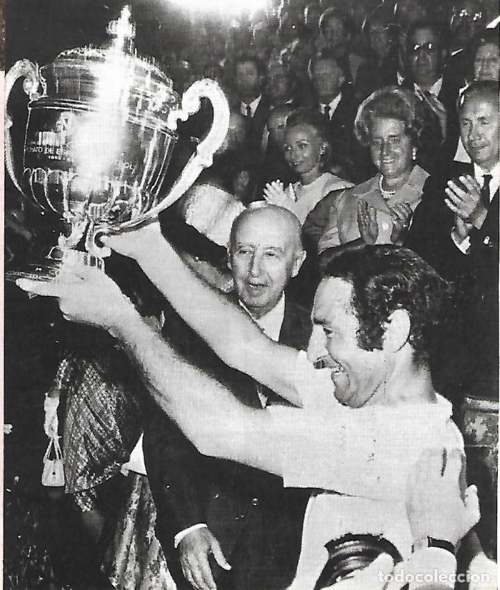 Sammelleidenschaft Sport: REAL MADRID Y BAR&Ccedil;A: Recorte de GENTO y RIF&Eacute; recibiendo la Copa de manos de Franco ( Anverso y reves