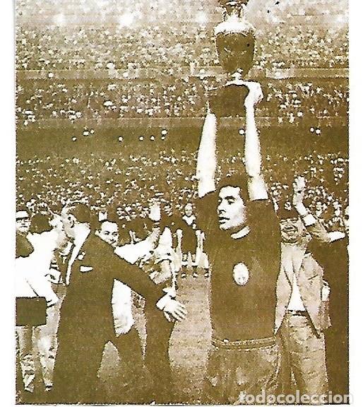 Collectionnisme sportif: SELECCI&Oacute;N ESPA&Ntilde;OLA DE F&Uacute;TBOL: Recorte de OLIVELLA levantando la Eurocopa del 64
