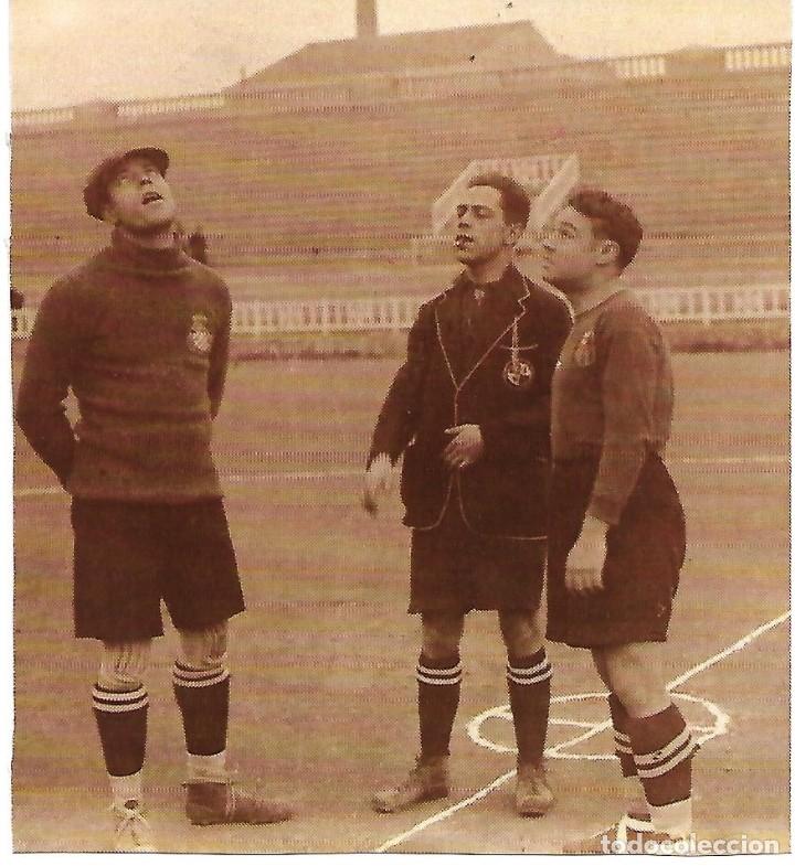 Sammelleidenschaft Sport: RCD. ESPA&Ntilde;OL y BAR&Ccedil;A:Recorte de los capitanes Ricardo ZAMORA y PLANAS en un partido a puerta cerrada